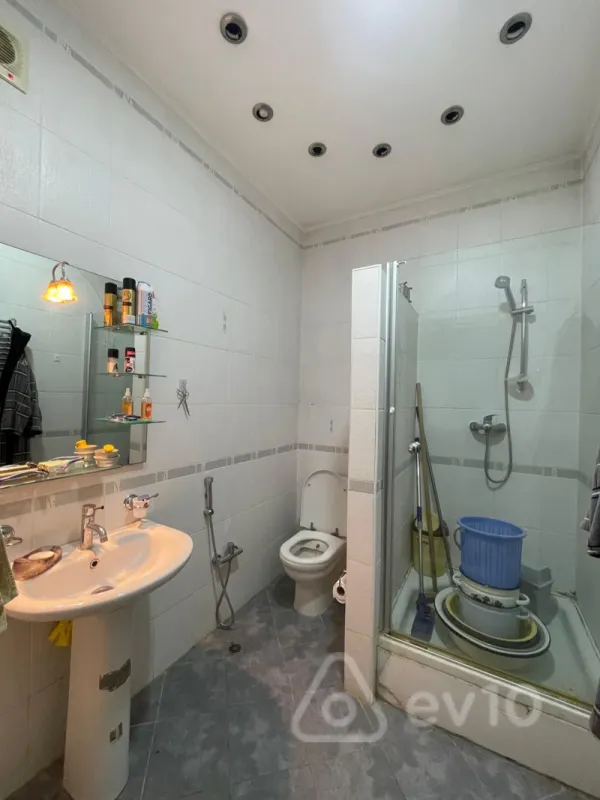 Satılır 4 otaqlı yeni tikili 180 m²