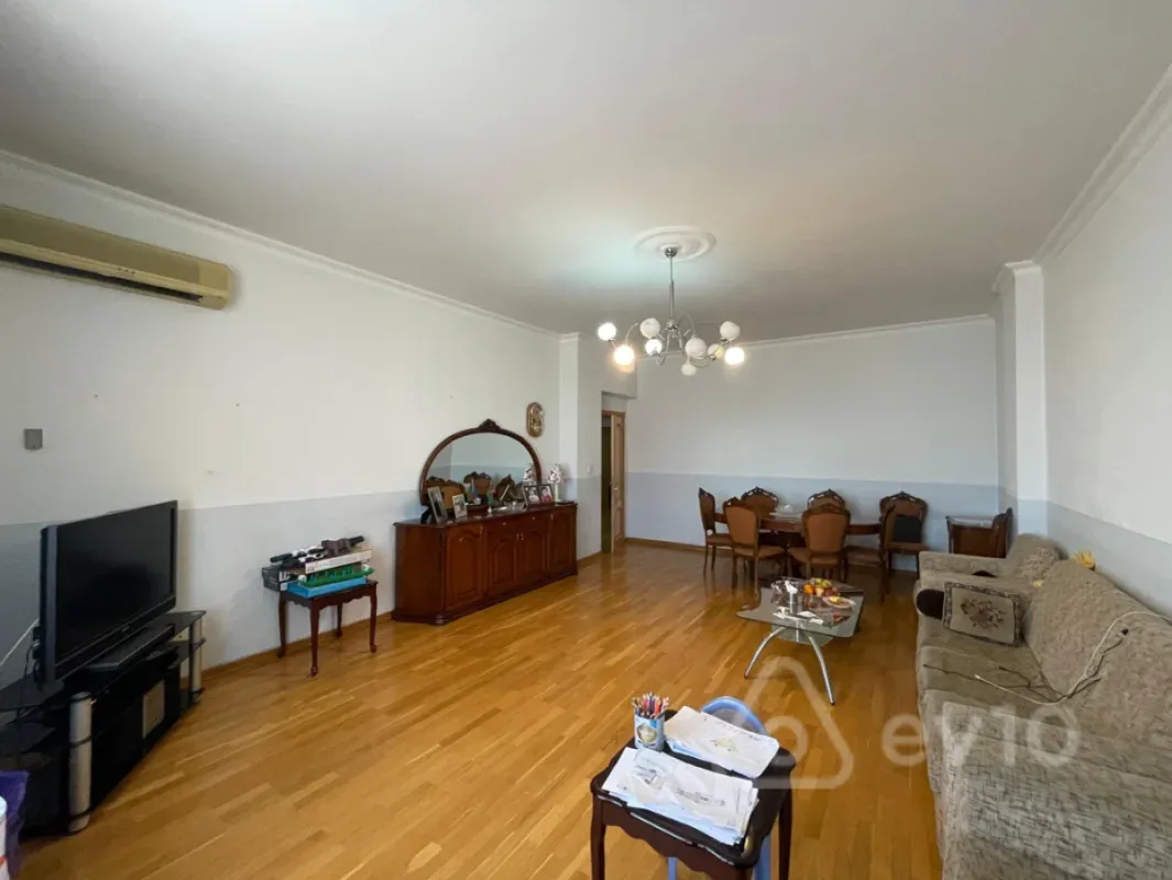 Satılır 4 otaqlı yeni tikili 180 m²