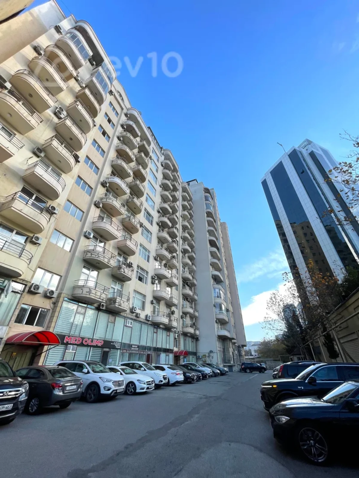 Satılır 4 otaqlı yeni tikili 180 m²