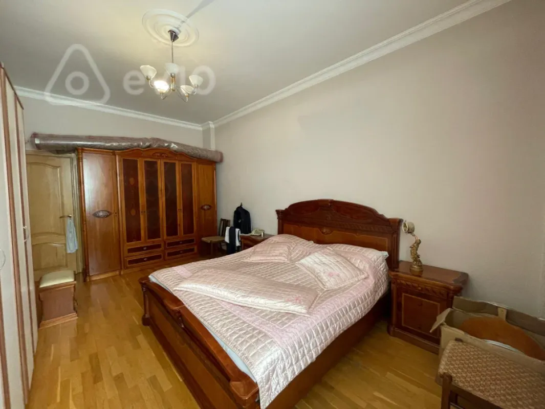 Satılır 4 otaqlı yeni tikili 180 m²