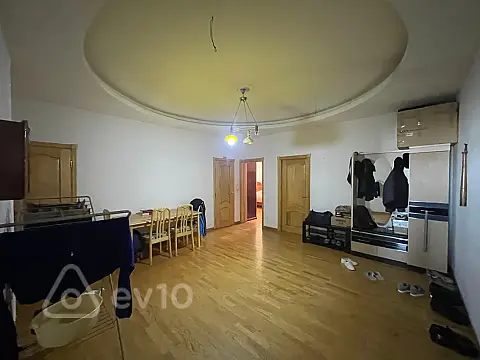 Satılır 4 otaqlı yeni tikili 180 m²