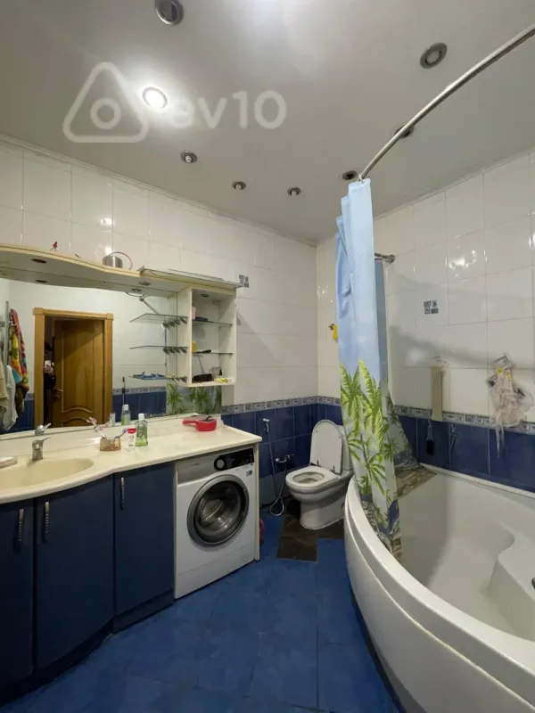 Satılır 4 otaqlı yeni tikili 180 m²