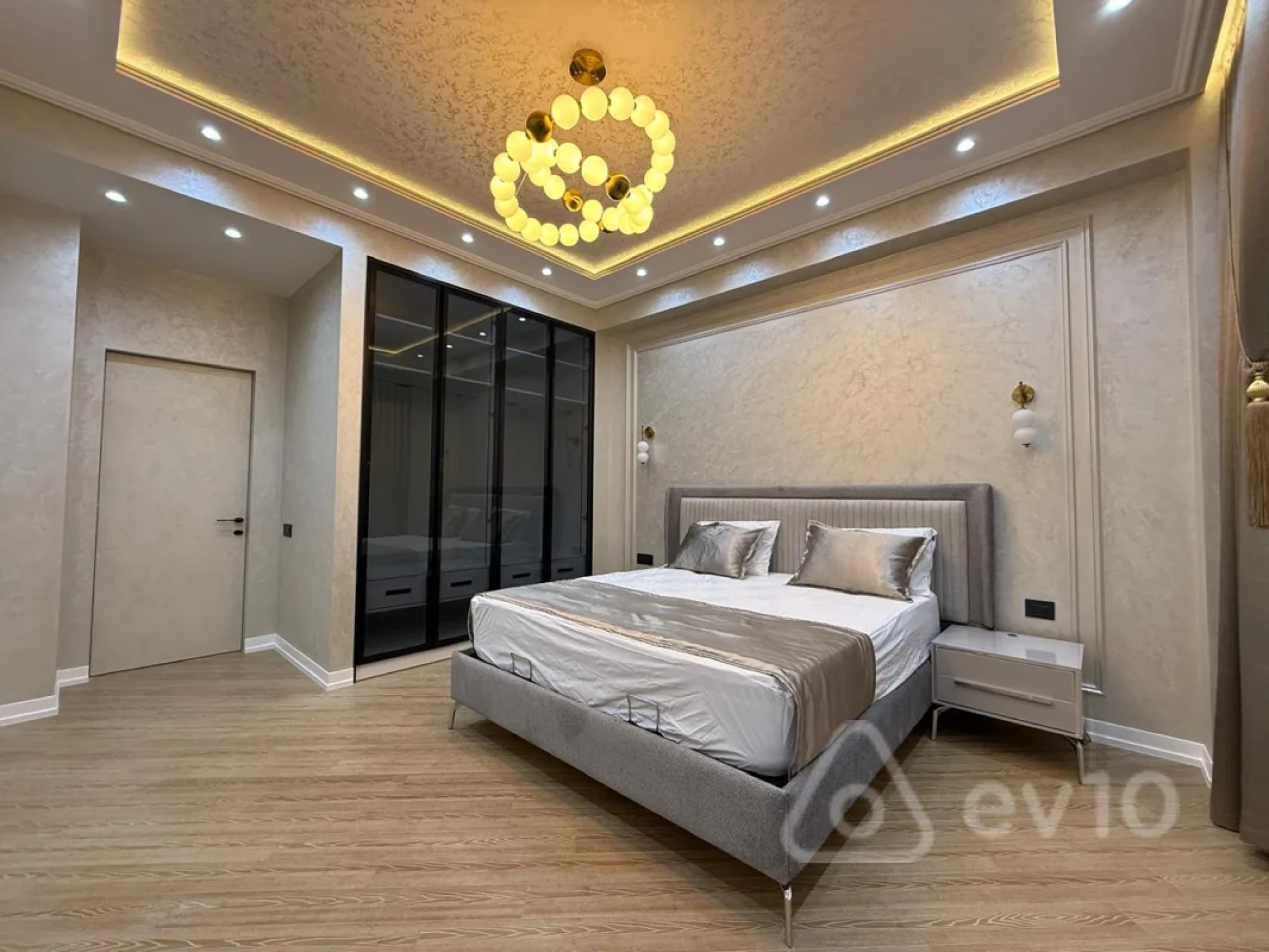 Satılır 3 otaqlı yeni tikili 130 m²