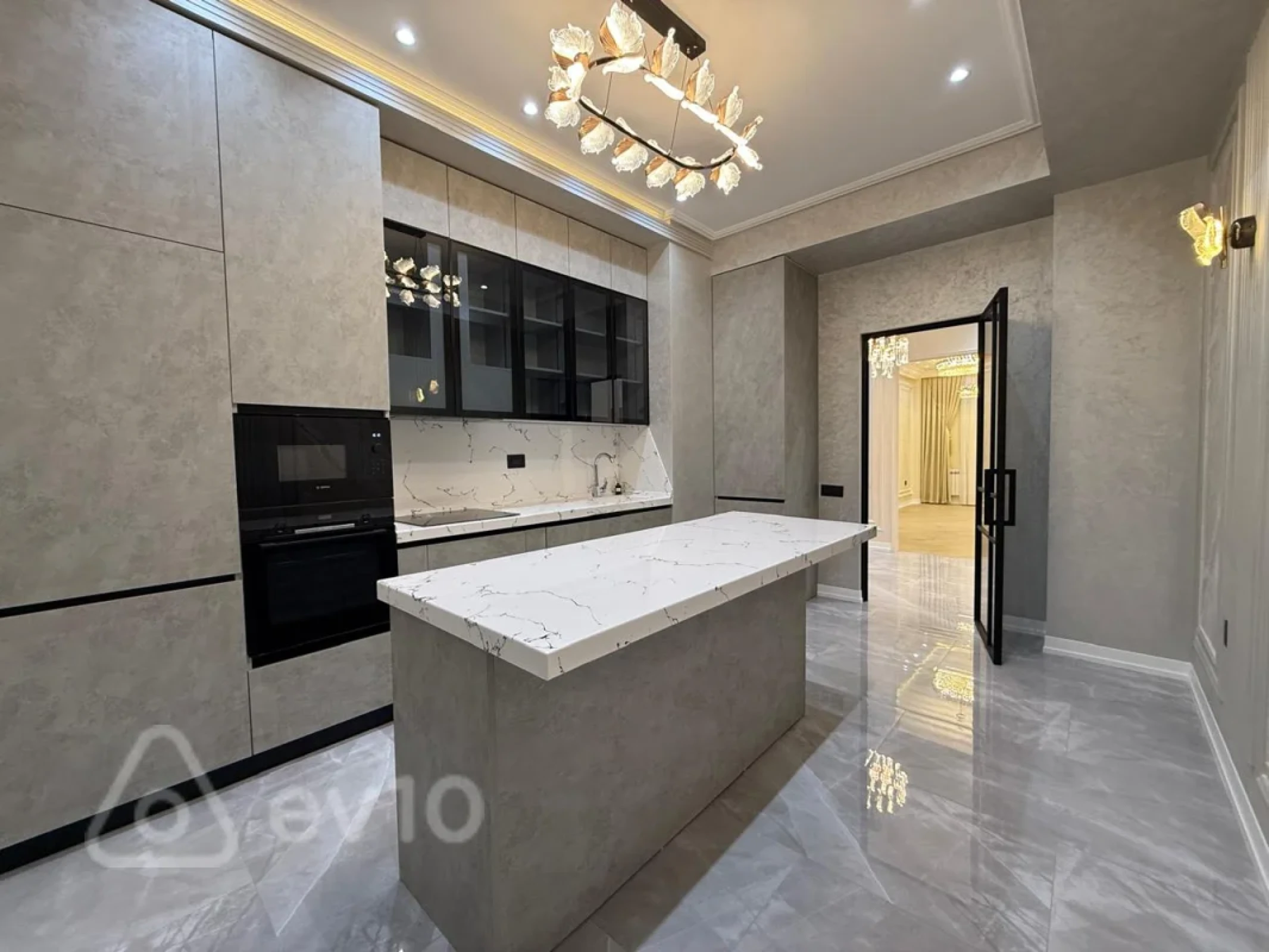 Satılır 3 otaqlı yeni tikili 130 m²