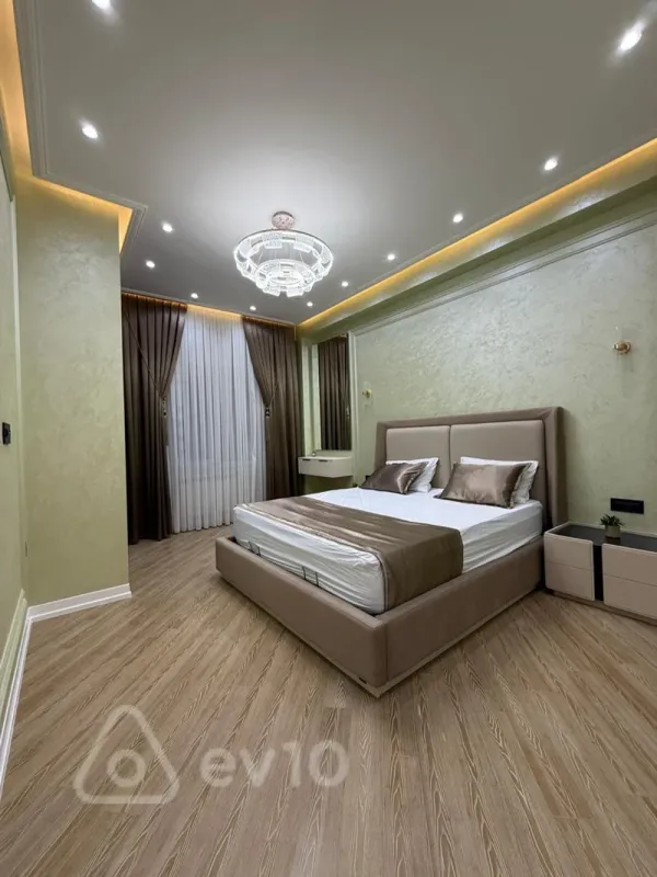 Satılır 3 otaqlı yeni tikili 130 m²