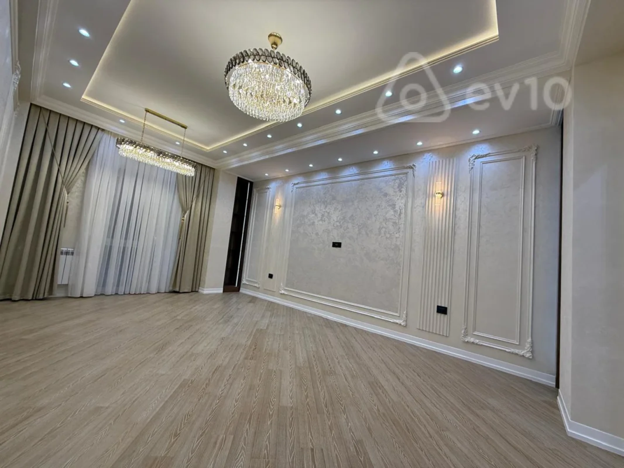Satılır 3 otaqlı yeni tikili 130 m²