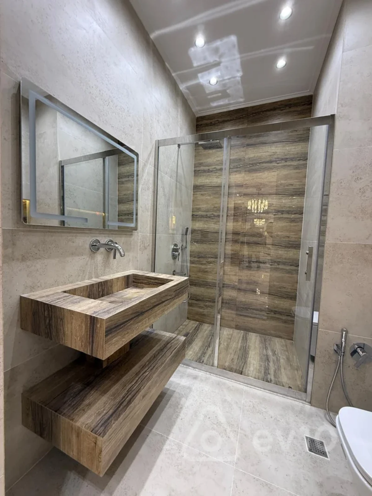 Satılır 3 otaqlı yeni tikili 130 m²