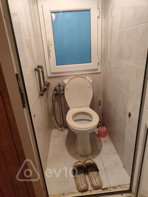 Kirayə verilir 2 otaqlı köhnə tikili 70 m²