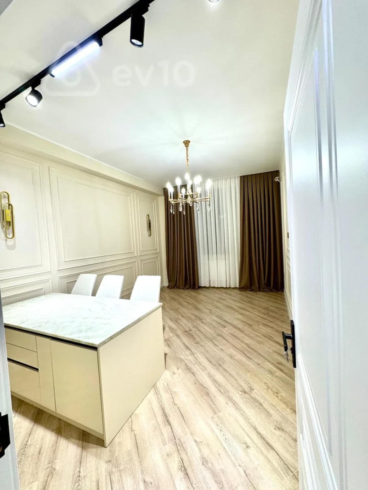 Satılır 3 otaqlı yeni tikili 74 m²