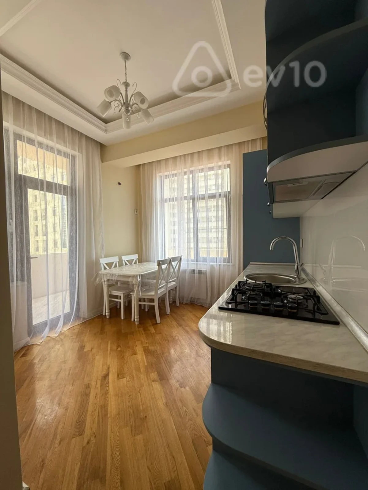 Kirayə verilir 3 otaqlı yeni tikili 100 m²