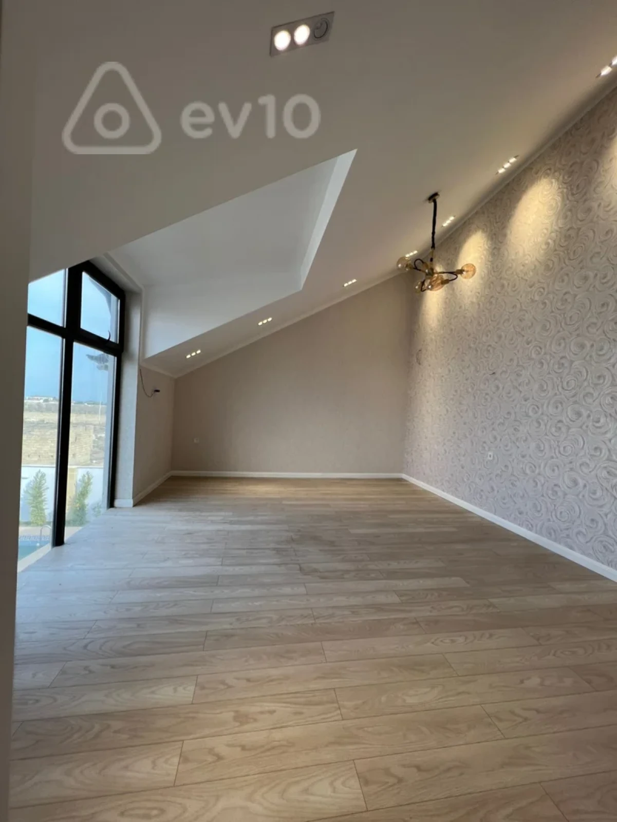 Satılır 7 otaqlı həyət evi 400 m²
