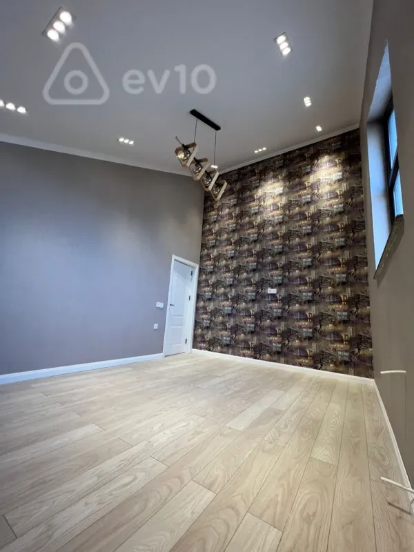Satılır 7 otaqlı həyət evi 400 m²