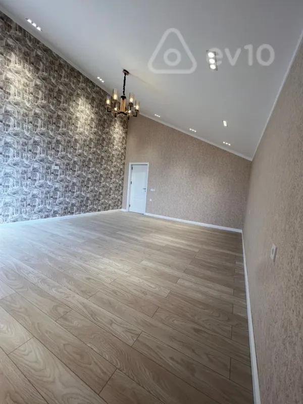 Satılır 7 otaqlı həyət evi 400 m²