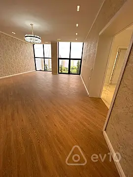 Satılır 7 otaqlı həyət evi 400 m²