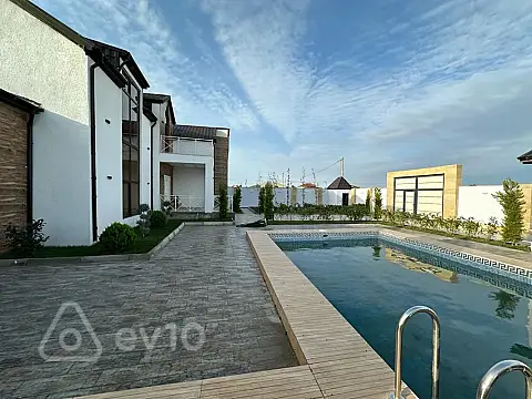 Satılır 7 otaqlı həyət evi 400 m²