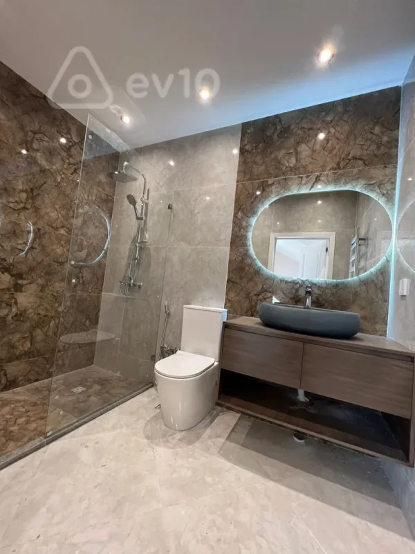 Satılır 7 otaqlı həyət evi 400 m²