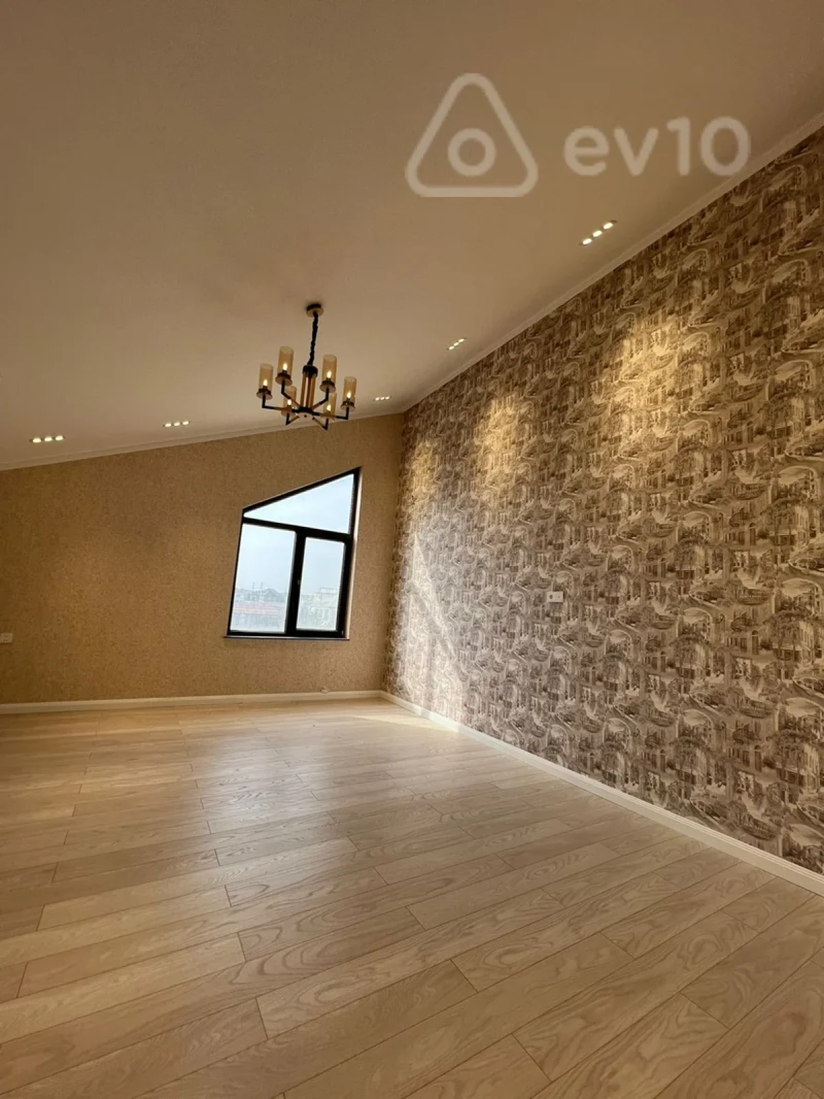 Satılır 7 otaqlı həyət evi 400 m²