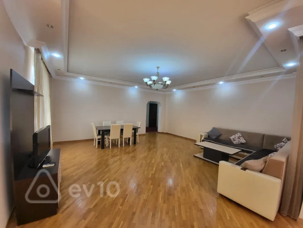Satılır 3 otaqlı yeni tikili 188 m²