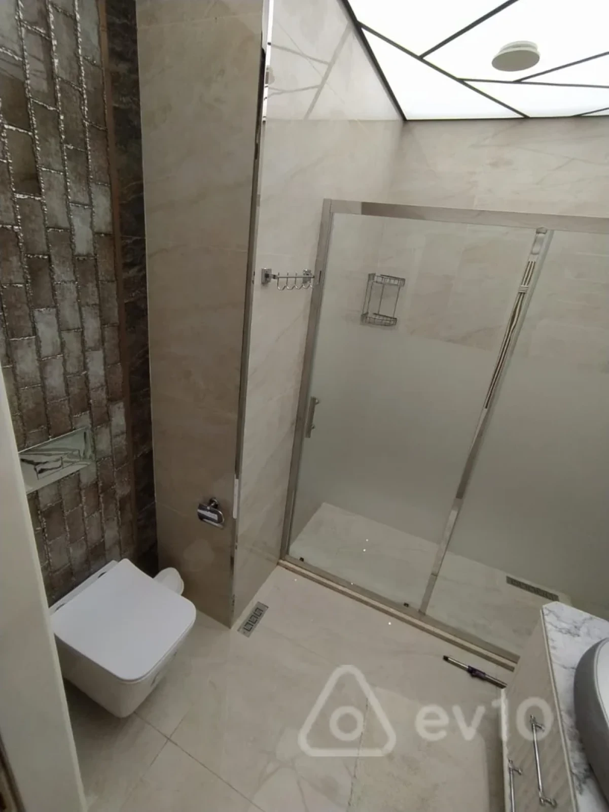 Kirayə verilir 3 otaqlı yeni tikili 145 m²