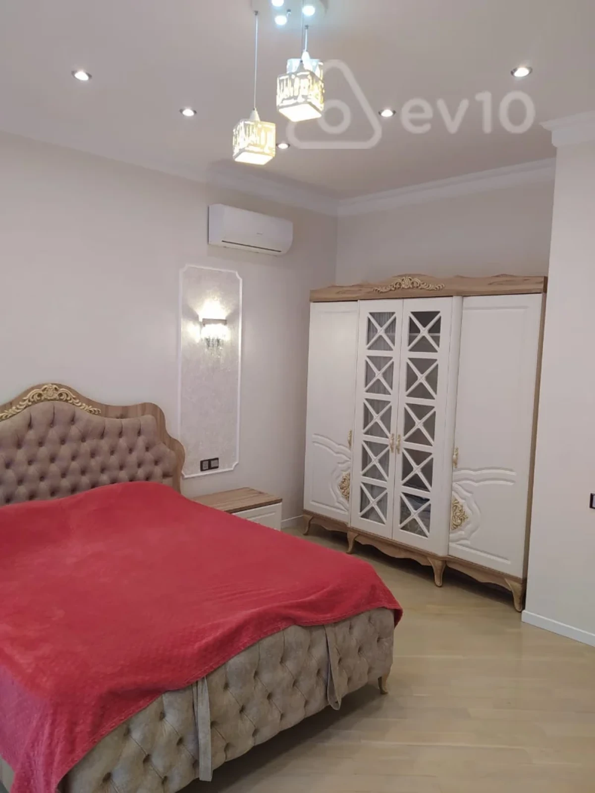 Kirayə verilir 3 otaqlı yeni tikili 145 m²