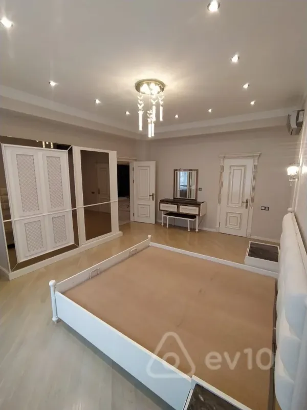 Kirayə verilir 3 otaqlı yeni tikili 145 m²