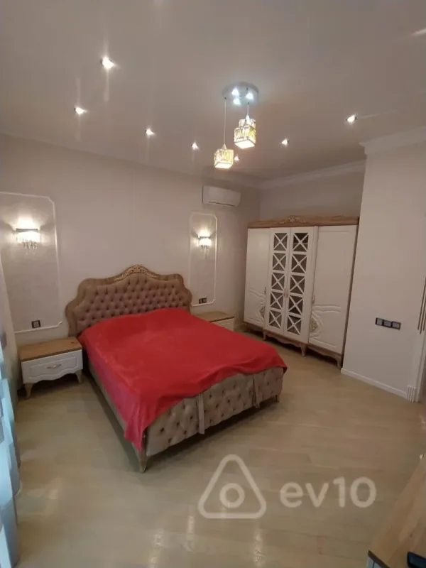 Kirayə verilir 3 otaqlı yeni tikili 145 m²