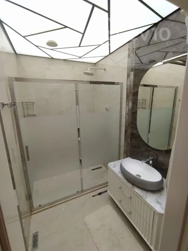 Kirayə verilir 3 otaqlı yeni tikili 145 m²