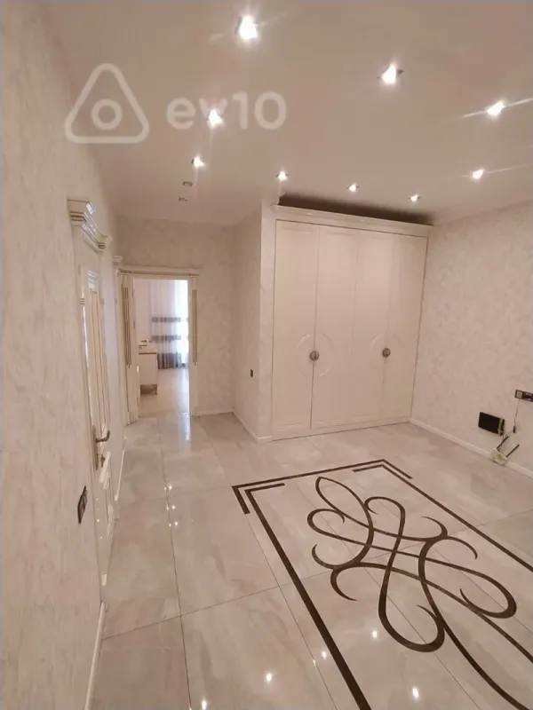Kirayə verilir 3 otaqlı yeni tikili 145 m²