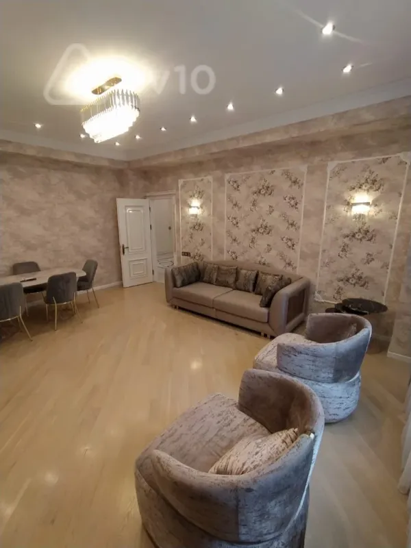 Kirayə verilir 3 otaqlı yeni tikili 145 m²