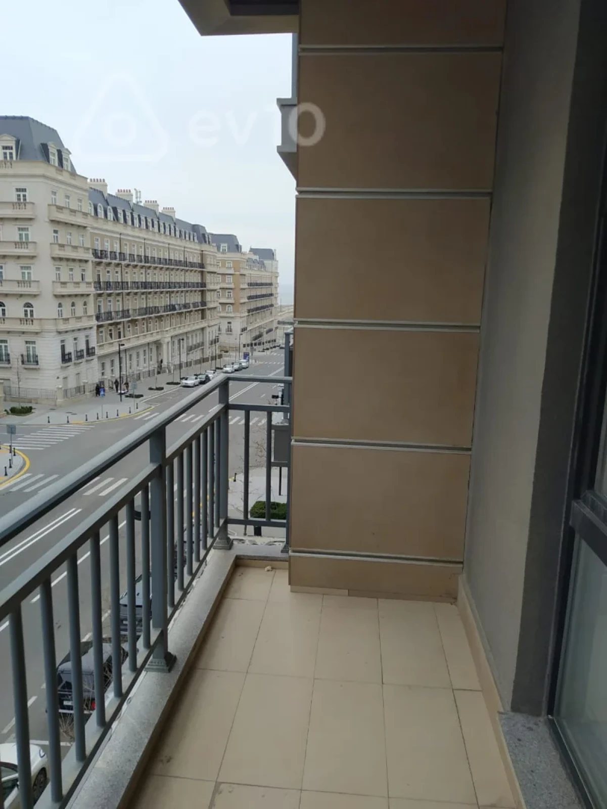 Kirayə verilir 3 otaqlı yeni tikili 145 m²