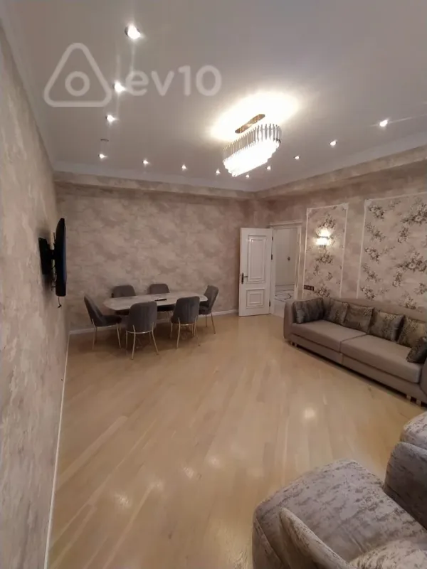 Kirayə verilir 3 otaqlı yeni tikili 145 m²