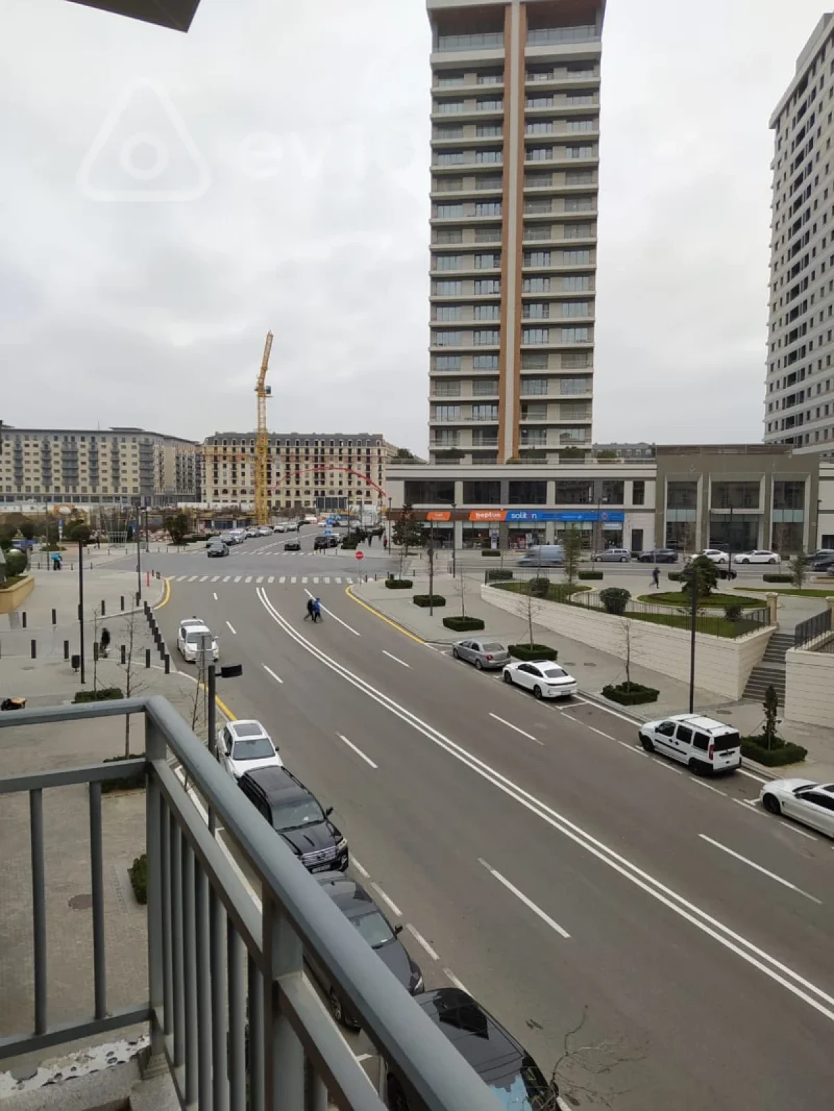 Kirayə verilir 3 otaqlı yeni tikili 145 m²