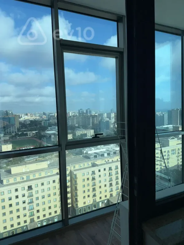 Kirayə verilir 3 otaqlı yeni tikili 170 m²