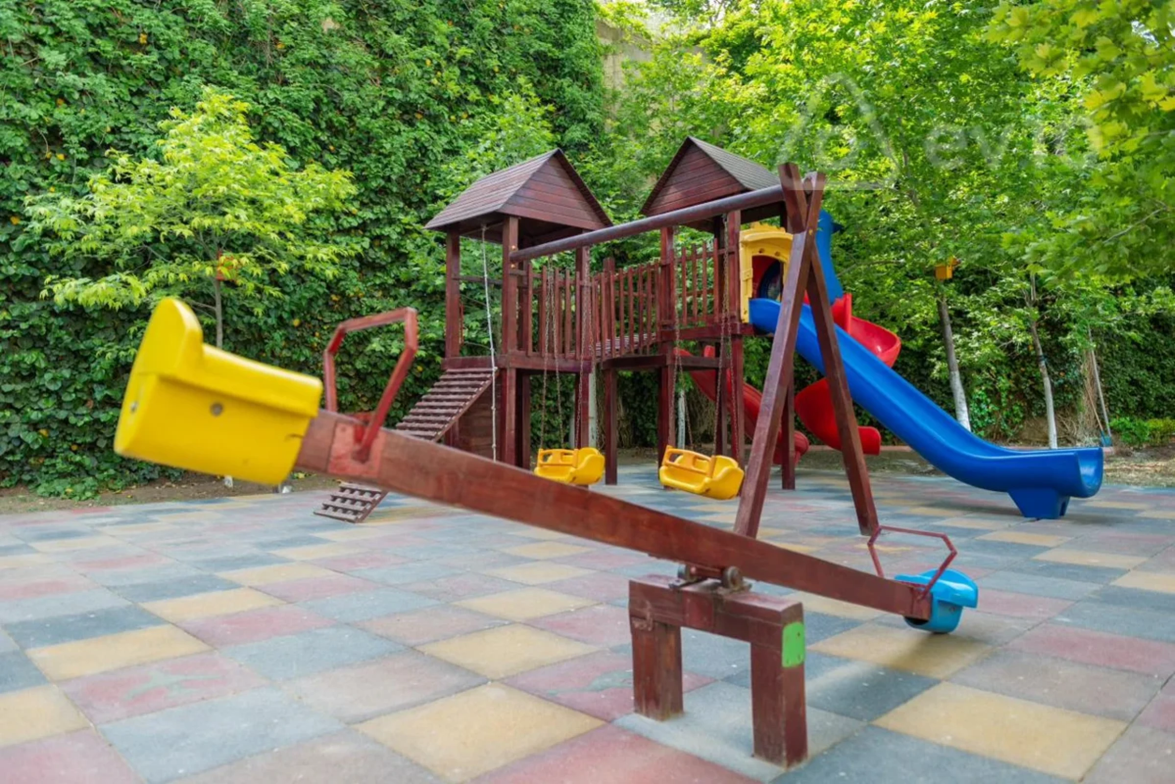 Kirayə verilir 3 otaqlı yeni tikili 170 m²