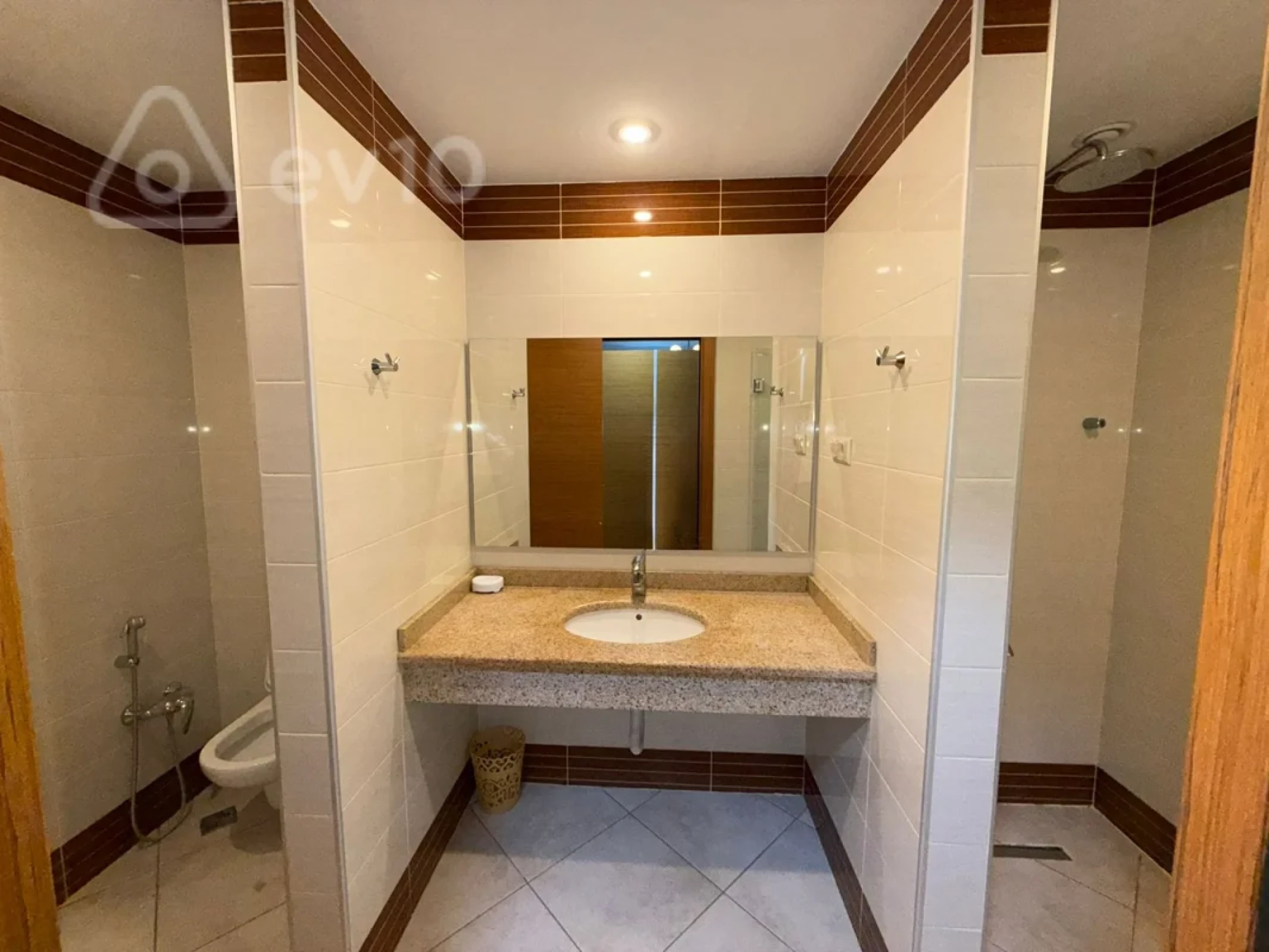 Kirayə verilir 3 otaqlı yeni tikili 170 m²