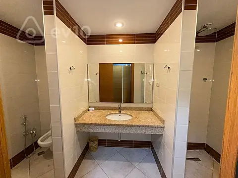 Kirayə verilir 3 otaqlı yeni tikili 170 m²