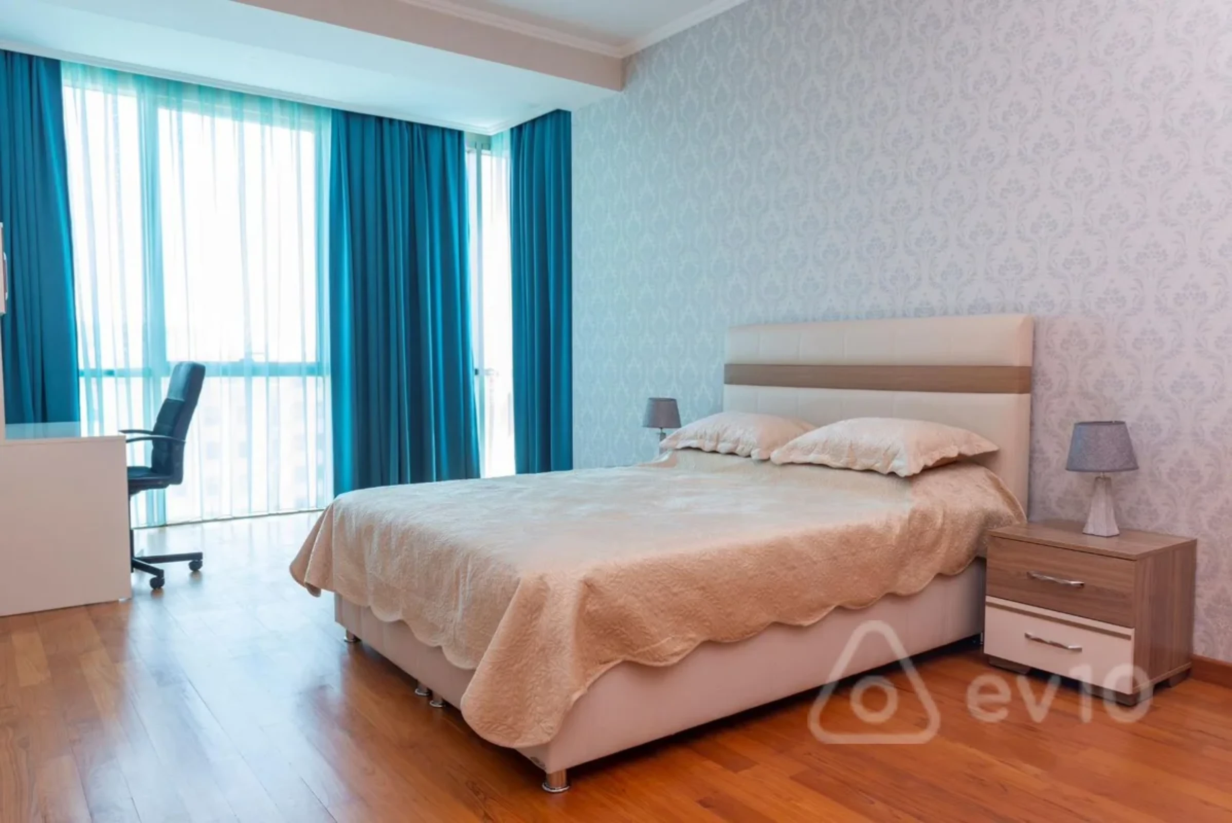 Kirayə verilir 3 otaqlı yeni tikili 170 m²