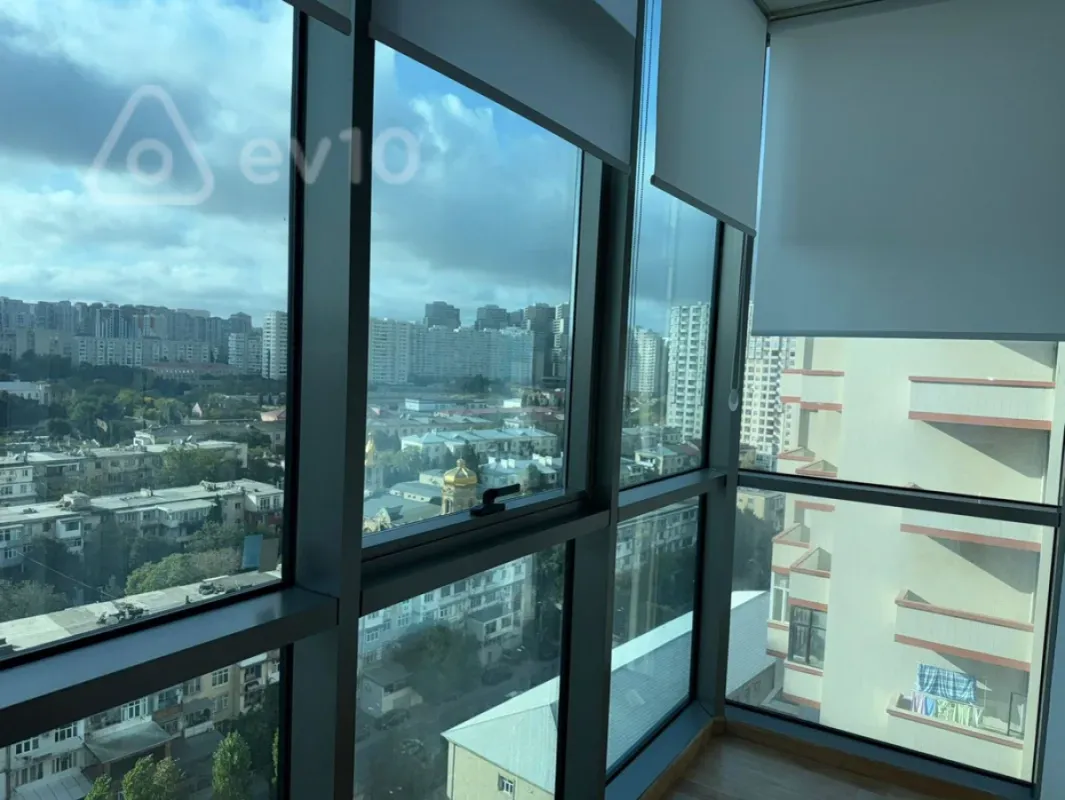 Kirayə verilir 3 otaqlı yeni tikili 170 m²
