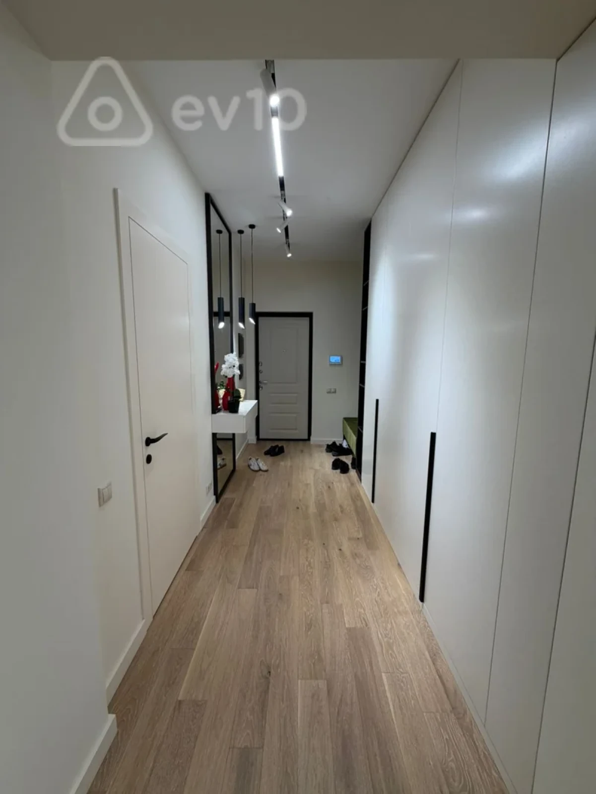 Kirayə verilir 2 otaqlı yeni tikili 110 m²