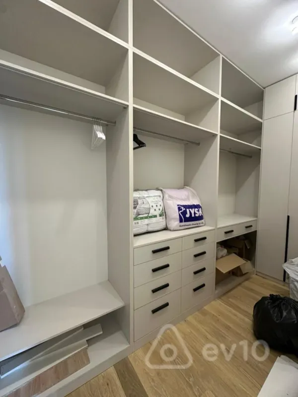 Kirayə verilir 2 otaqlı yeni tikili 110 m²