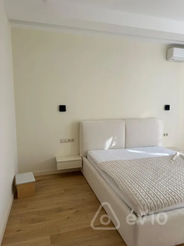 Kirayə verilir 2 otaqlı yeni tikili 110 m²