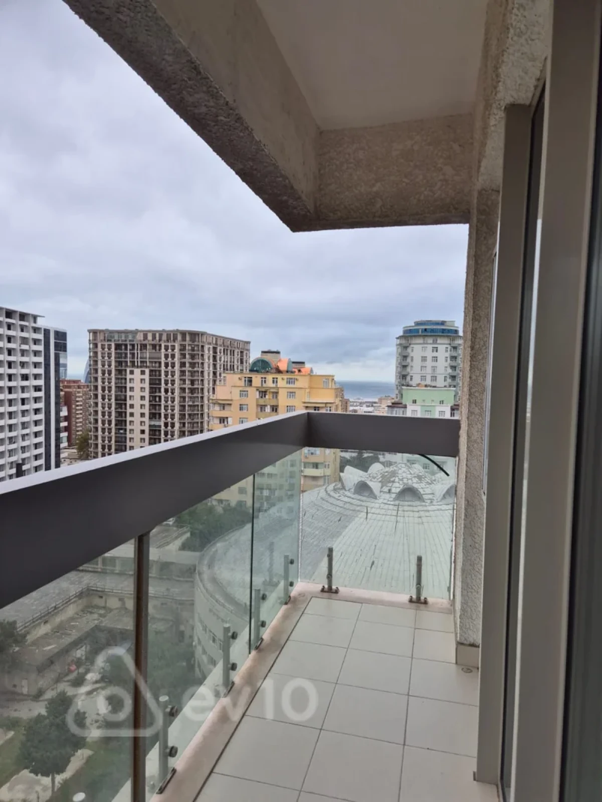 Kirayə verilir 3 otaqlı yeni tikili 120 m²