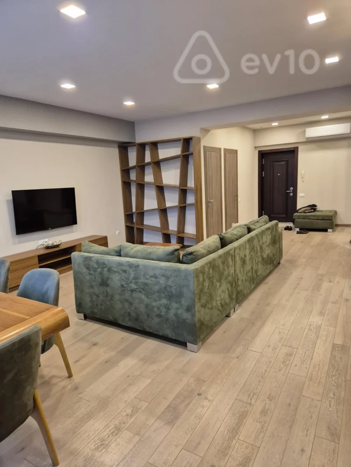 Kirayə verilir 3 otaqlı yeni tikili 120 m²