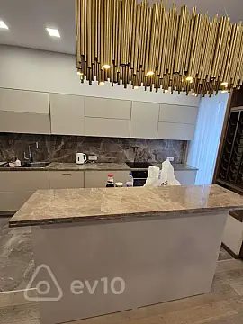 Kirayə verilir 3 otaqlı yeni tikili 120 m²