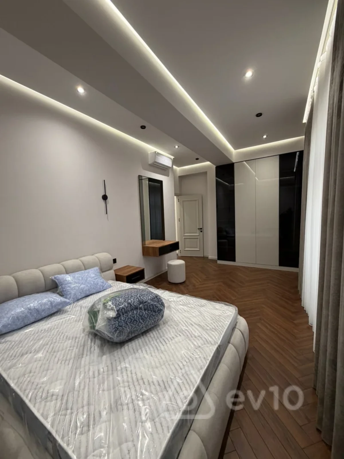 Kirayə verilir 3 otaqlı yeni tikili 130 m²