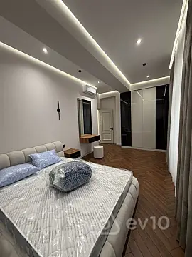 Kirayə verilir 3 otaqlı yeni tikili 130 m²