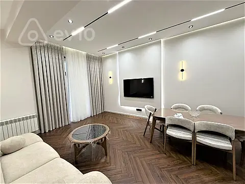 Kirayə verilir 3 otaqlı yeni tikili 130 m²