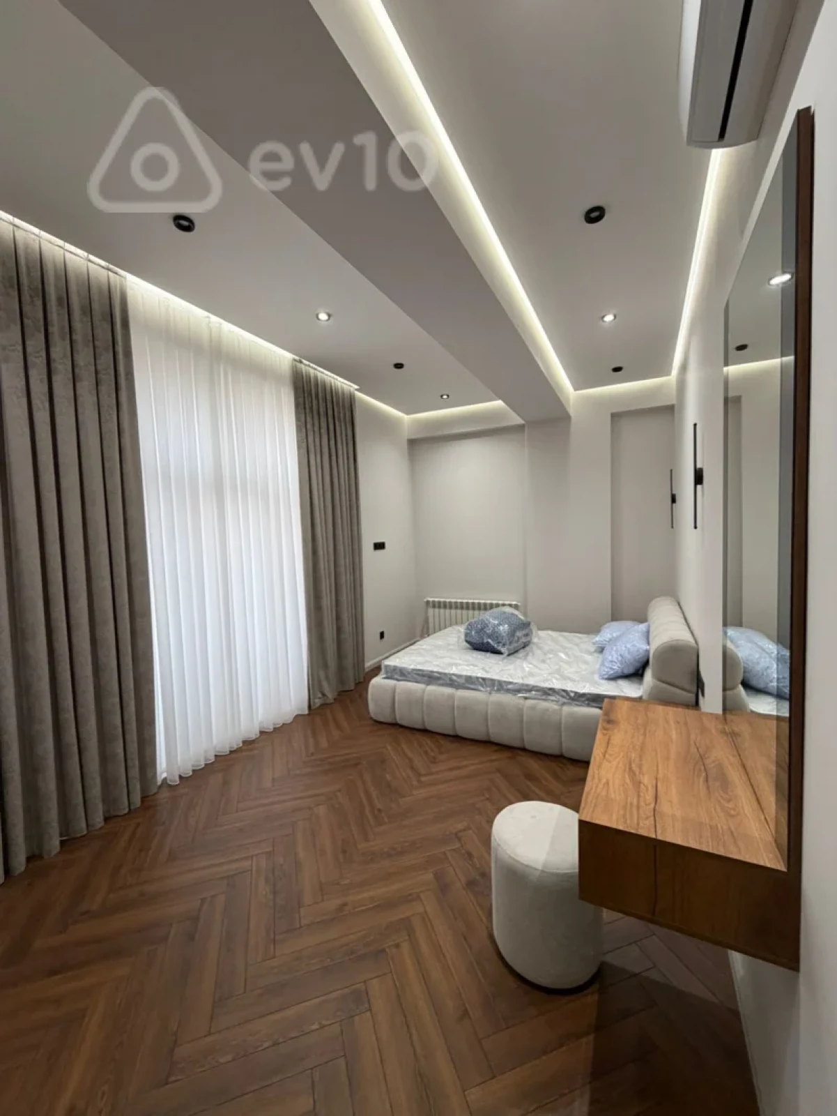 Kirayə verilir 3 otaqlı yeni tikili 130 m²
