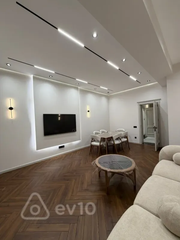 Kirayə verilir 3 otaqlı yeni tikili 130 m²