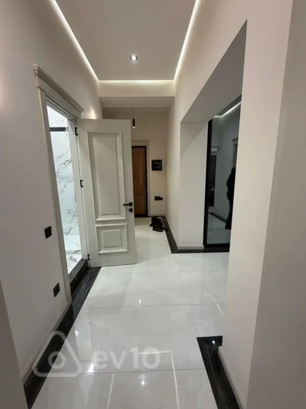 Kirayə verilir 3 otaqlı yeni tikili 130 m²